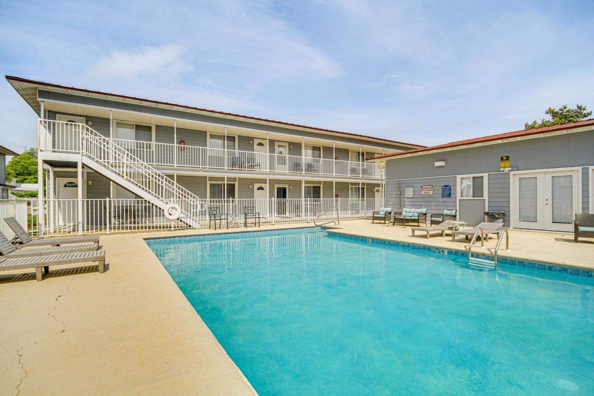 Airy Biloxi Condo With Patio Walk To Beach! 外观 照片