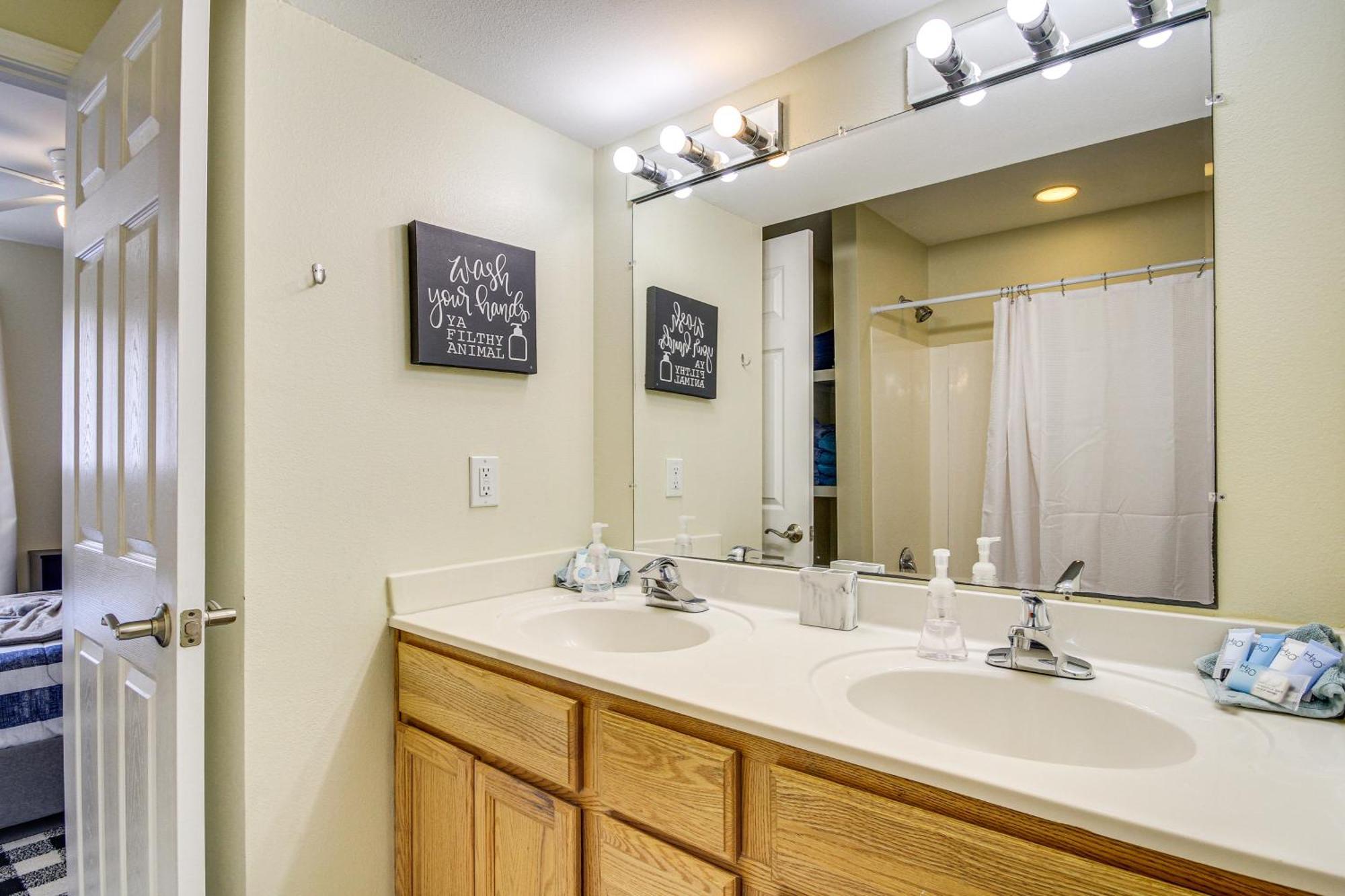 Airy Biloxi Condo With Patio Walk To Beach! 外观 照片