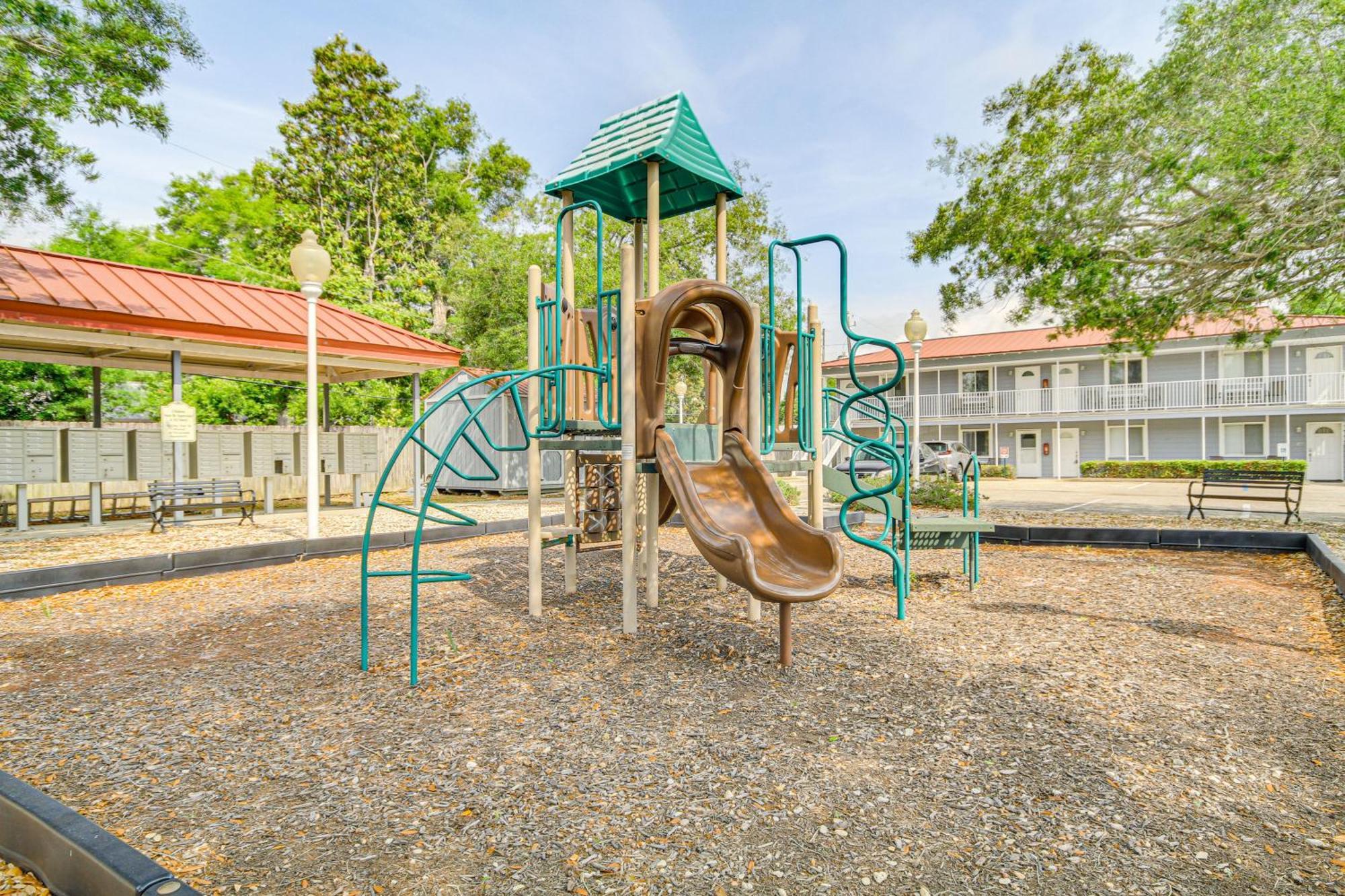 Airy Biloxi Condo With Patio Walk To Beach! 外观 照片